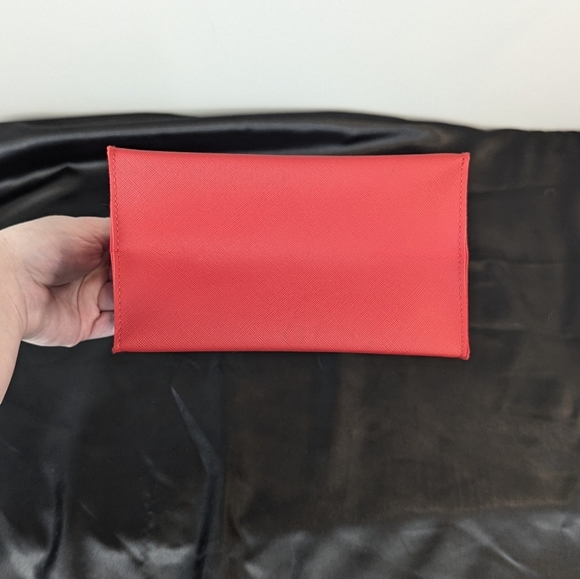 Bath & Body Works Gift Bag Tote Red Holiday Merry Christmas Felt Lined NWOT - Picture 3 of 8